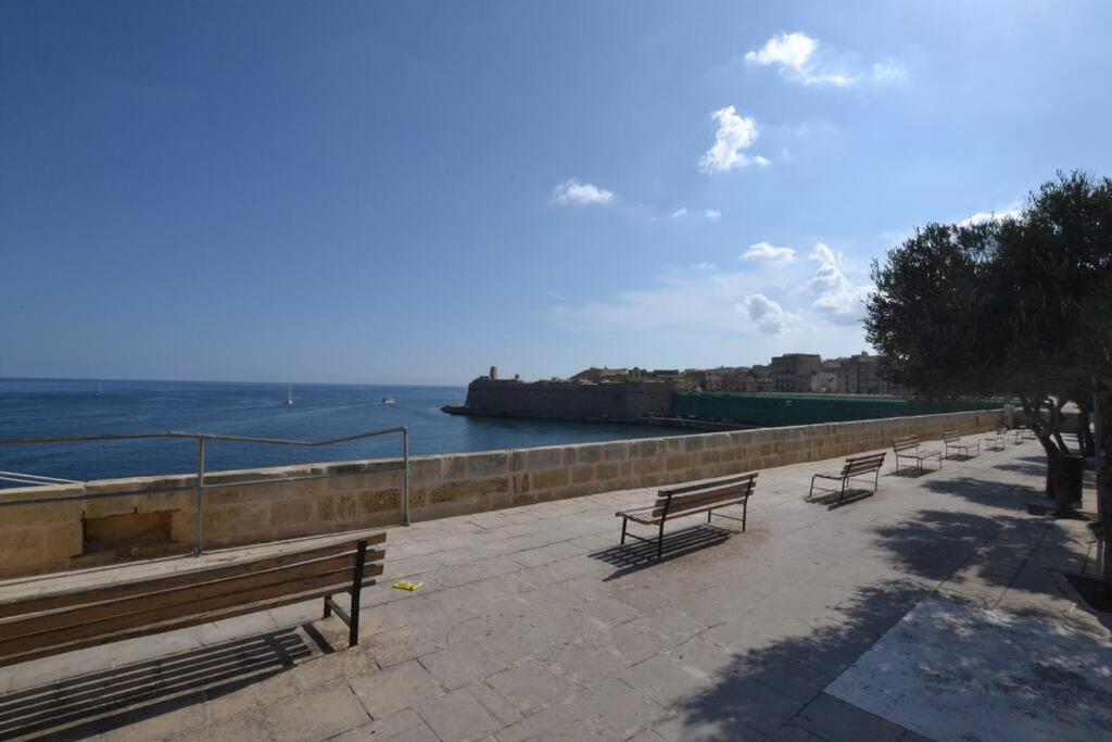 Vallettadreamsuites Groud Floor Shared Sea View Rooof Terrace Valeta Exterior foto